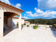 Charger l'image dans la galerie, Fontjoncouse, Élégante villa d'architecte avec piscine chauffée et vue panoramique