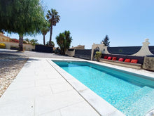 Charger l'image dans la galerie, Sigean, Grande villa plain pied sur 600m² de terrain avec piscine