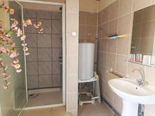 Charger l'image dans la galerie, Sigean, Spacieuse maison de campagne T6 avec dépendances sur 1103m² de terrain