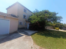 Charger l'image dans la galerie, Sigean, Spacieuse maison de campagne T6 avec dépendances sur 1103m² de terrain