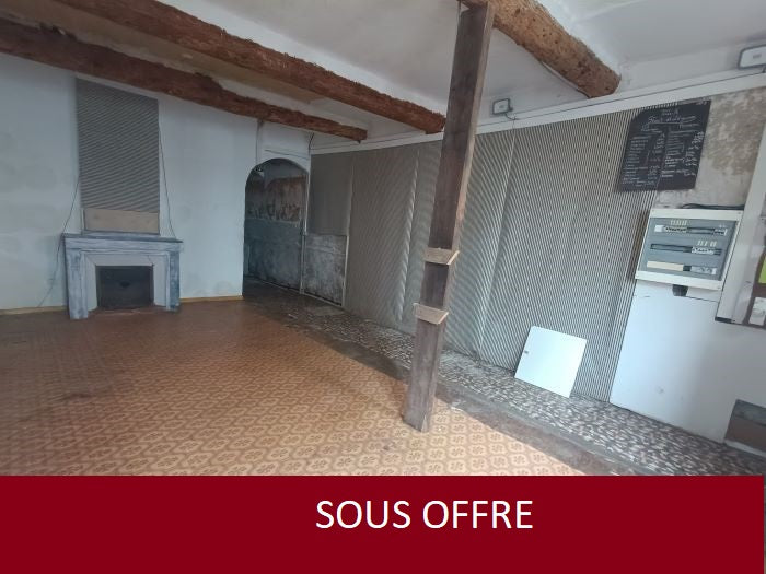 Sigean, grande maison de ville avec cour à rénover