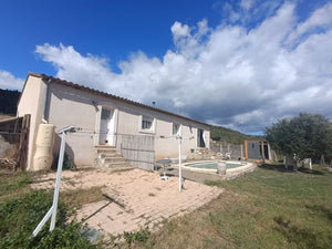 ALBAS, Jolie villa plain-pied 4 faces avec garage et piscine sur 1000m² de terrain