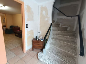 Sigean, Grande maison de village T6 à rénover avec cour et garage