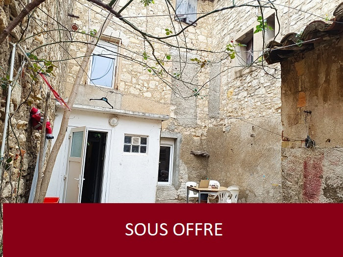 Sigean, Belle maison traversante avec cour