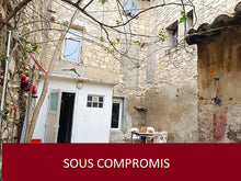 Charger l'image dans la galerie, Sigean, Belle maison traversante avec cour
