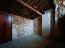Charger l&#39;image dans la galerie, Sigean, Belle maison de village avec grand patio intérieur et garage
