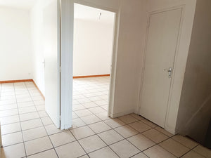 Sigean,Grande maison T9 avec garage, cour et cave en sous-sol
