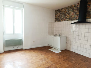 Sigean,Grande maison T9 avec garage, cour et cave en sous-sol