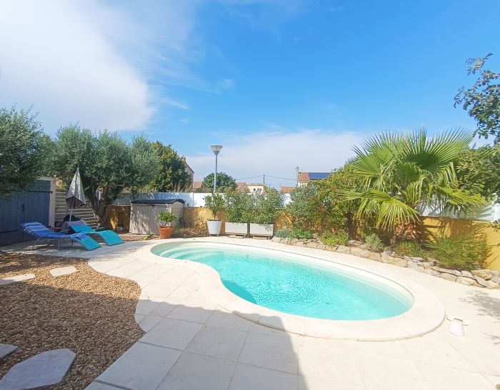 Vinassan, Magnifique villa plain-pied de type 5 avec piscine sur 446m²de terrain