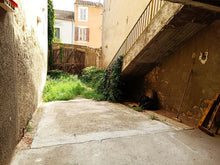 Charger l&#39;image dans la galerie, Sigean, Jolie maison de village avec jardin et garage
