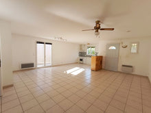 Charger l'image dans la galerie, Sigean, Jolie villa plain-pied T3 avec garage et jardin
