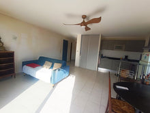 Charger l'image dans la galerie, Sigean, Bel appartement T3 avec terrasse avec vue dégagée
