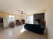 Charger l'image dans la galerie, Sigean, Bel appartement T3 avec terrasse avec vue dégagée

