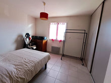 Charger l'image dans la galerie, Sigean, Bel appartement T3 avec terrasse avec vue dégagée
