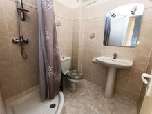 Charger l'image dans la galerie, Sigean, Joli appartement T2
