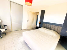 Charger l'image dans la galerie, Sigean, Bel appartement T3 avec terrasse avec vue dégagée
