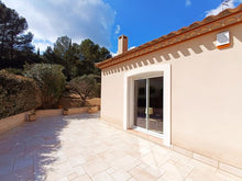 Charger l'image dans la galerie, Fontjoncouse, Élégante villa d'architecte avec piscine chauffée et vue panoramique
