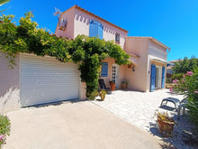 Charger l'image dans la galerie, Sigean, Belle villa T4 avec garage sur 419m² de terrain arboré
