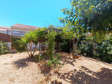 Charger l'image dans la galerie, Sigean, Belle villa T4 avec garage sur 419m² de terrain arboré
