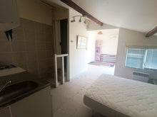 Charger l'image dans la galerie, Sigean, Spacieuse maison de campagne T6 avec dépendances sur 1103m² de terrain
