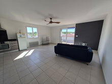Charger l'image dans la galerie, Sigean, Magnifique appartement T3 avec terrasse
