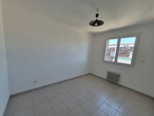 Charger l'image dans la galerie, Sigean, Magnifique appartement T3 avec terrasse
